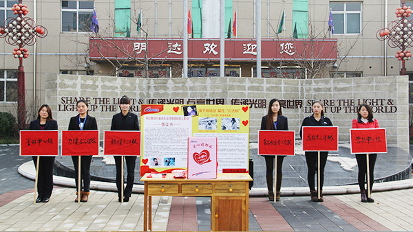 �������